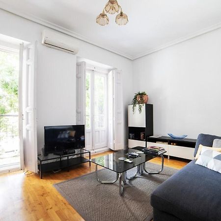 Bright Apartment In Historical City Center Madrid Buitenkant foto