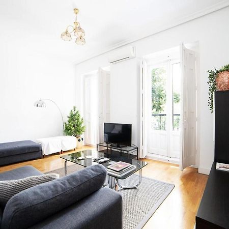 Bright Apartment In Historical City Center Madrid Buitenkant foto