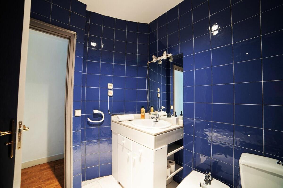 Bright Apartment In Historical City Center Madrid Buitenkant foto